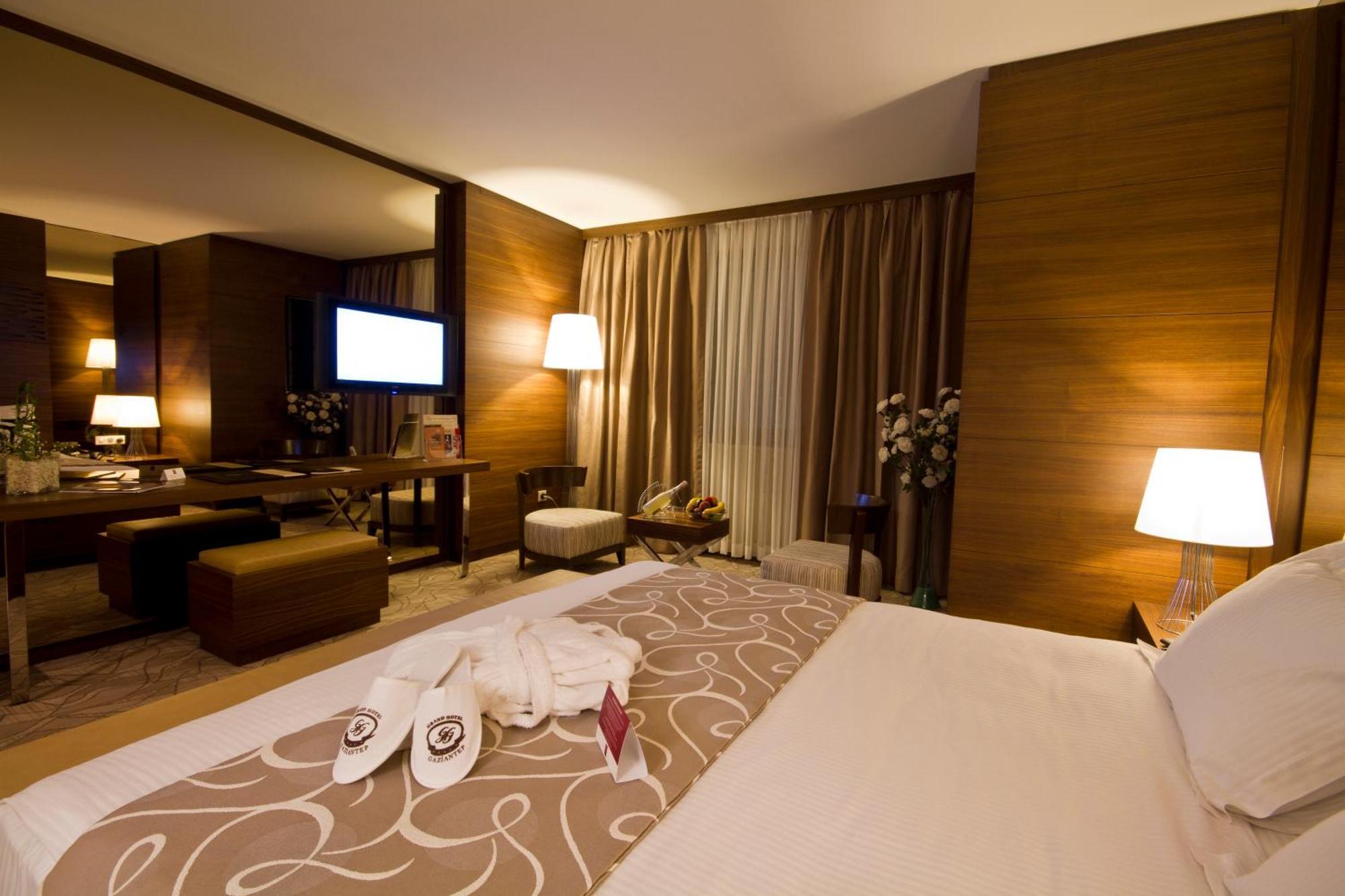 Grand Hotel Gaziantep Esterno foto