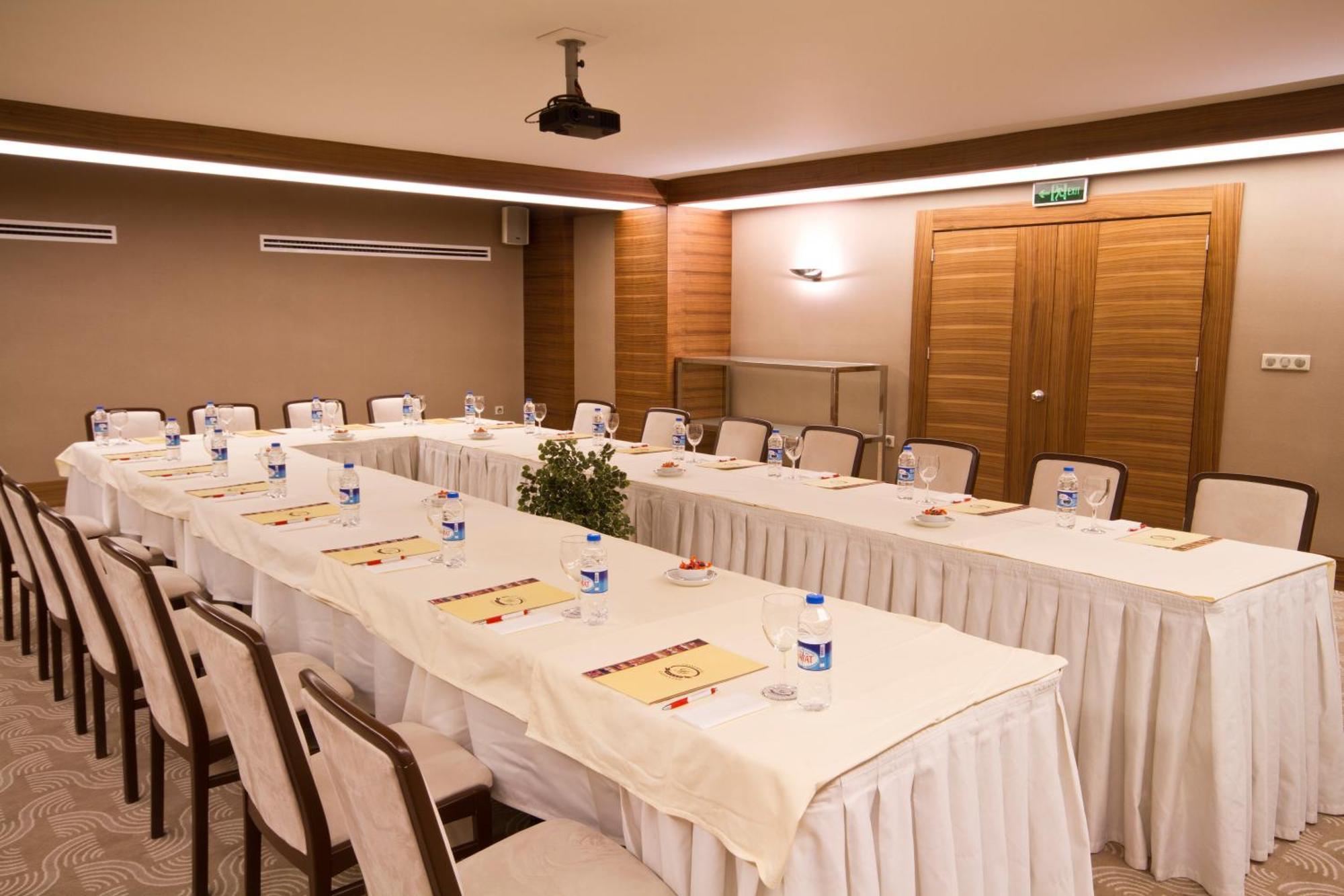 Grand Hotel Gaziantep Esterno foto