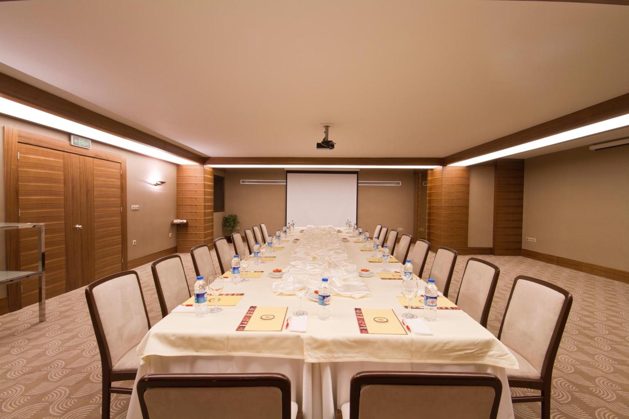 Grand Hotel Gaziantep Esterno foto