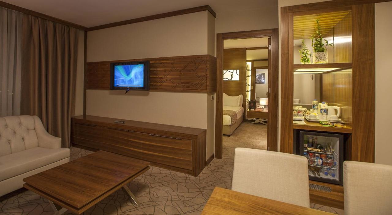 Grand Hotel Gaziantep Esterno foto